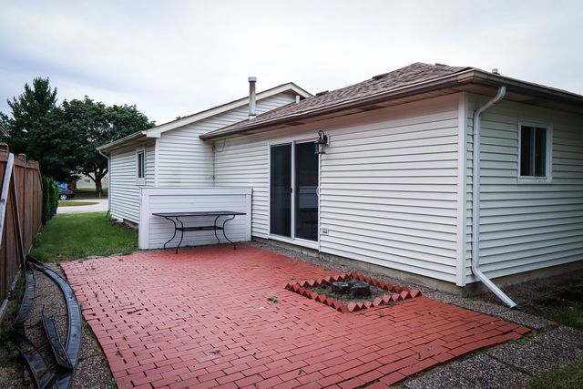 3010 Long Grove Court, Aurora, IL 60504