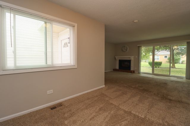3010 Long Grove Court, Aurora, IL 60504