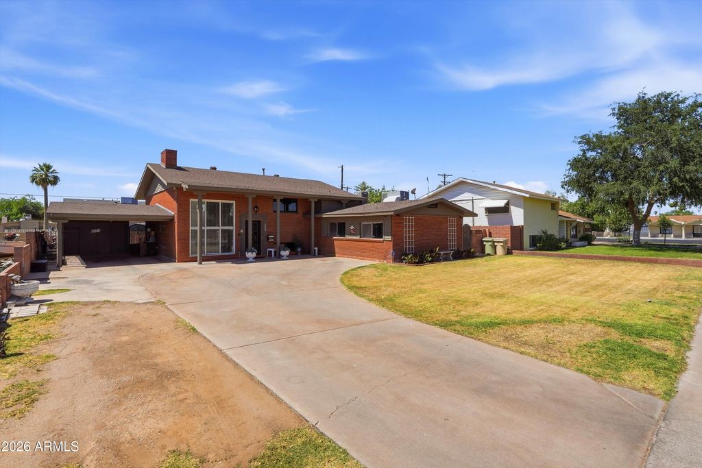4639 W CAVALIER Drive, Glendale, AZ 85301