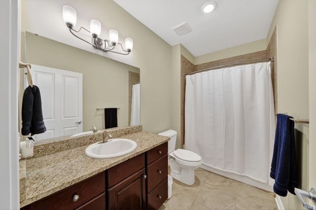 1219 Napoleon St Unit 302, South Bend, IN 46617