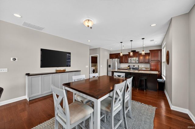 1219 Napoleon St Unit 302, South Bend, IN 46617
