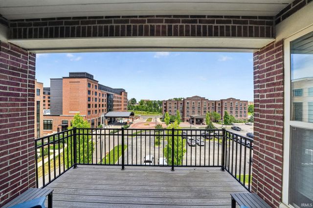 1219 Napoleon St Unit 302, South Bend, IN 46617