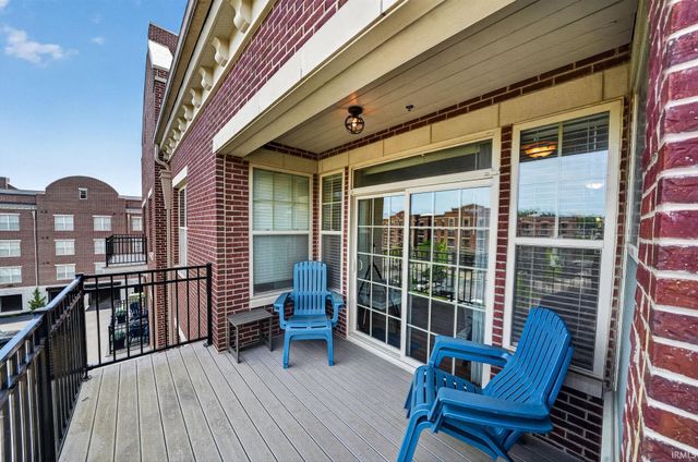 1219 Napoleon St Unit 302, South Bend, IN 46617