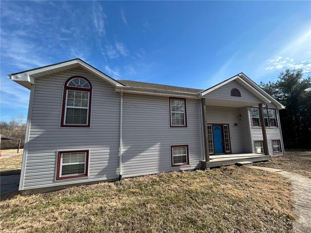 12911 S Al Gossett Road, Lone Jack, MO 64070