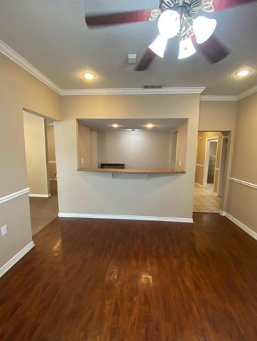3220 W Park Row Drive, Pantego, TX 76013