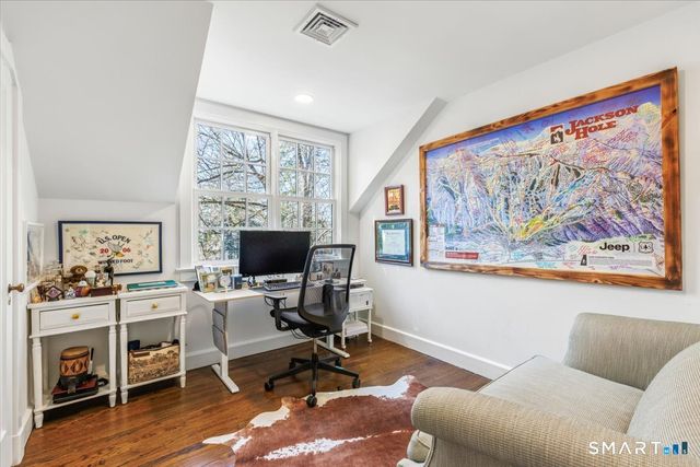 45 Hillcrest Park Road, Greenwich, CT 06870