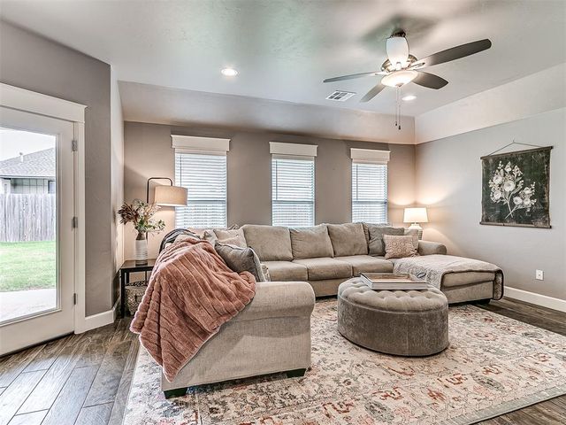 8209 NW 151st Terrace, Edmond, OK 73013