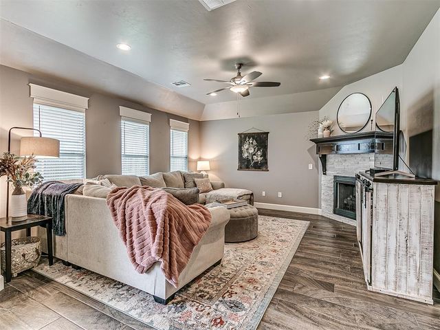8209 NW 151st Terrace, Edmond, OK 73013