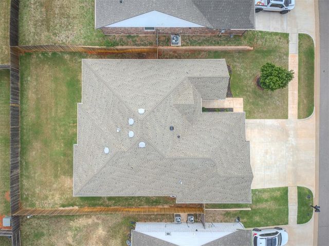 8209 NW 151st Terrace, Edmond, OK 73013