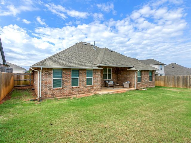 8209 NW 151st Terrace, Edmond, OK 73013