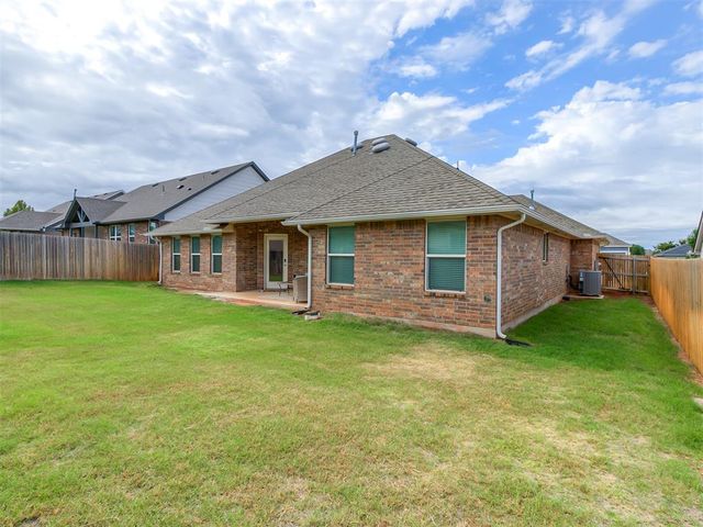 8209 NW 151st Terrace, Edmond, OK 73013