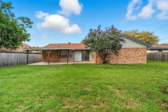 7604 Mary Drive, North Richland Hills, TX 76180