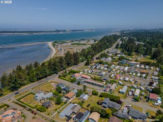 91299 GRINNELL Ln, Coos Bay, OR 97420