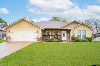 393 Noah Lane, Lindale, TX 75771