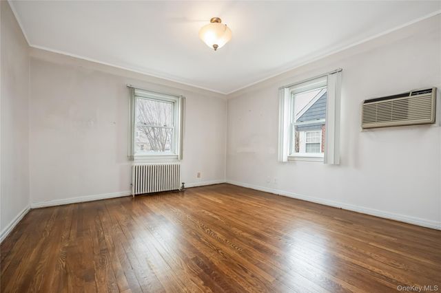 124 Greystone Road, Rockville Centre, NY 11570