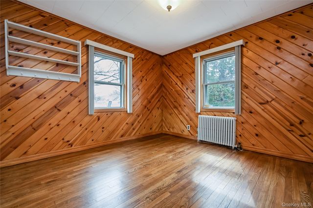 124 Greystone Road, Rockville Centre, NY 11570