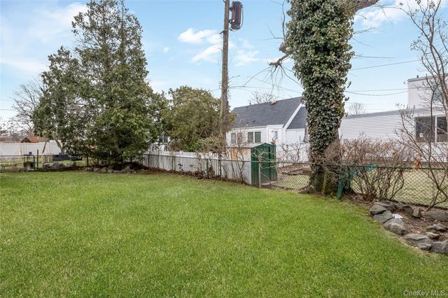 124 Greystone Road, Rockville Centre, NY 11570