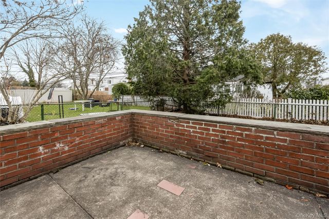 124 Greystone Road, Rockville Centre, NY 11570