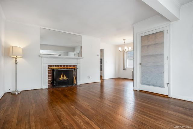 124 Greystone Road, Rockville Centre, NY 11570