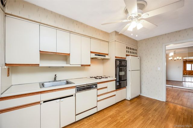 124 Greystone Road, Rockville Centre, NY 11570