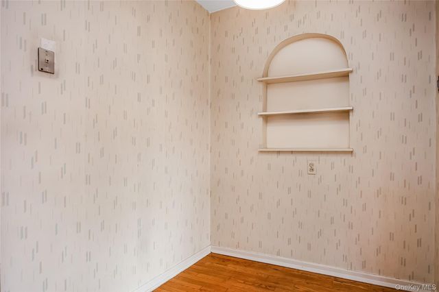 124 Greystone Road, Rockville Centre, NY 11570