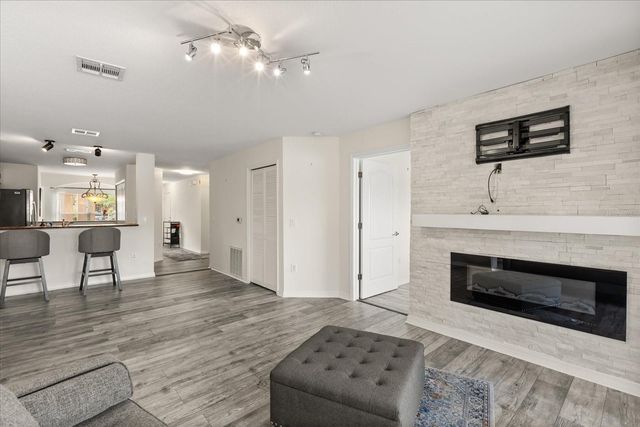 2713 EMERALD LAKE COURT, Kissimmee, FL 34744