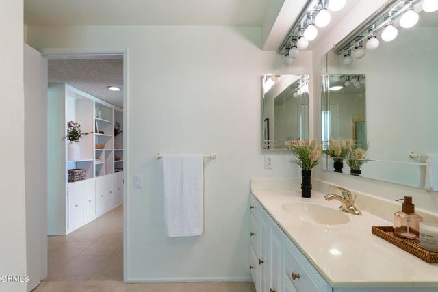 5811 Ocean View Boulevard, La Canada Flintridge, CA 91011