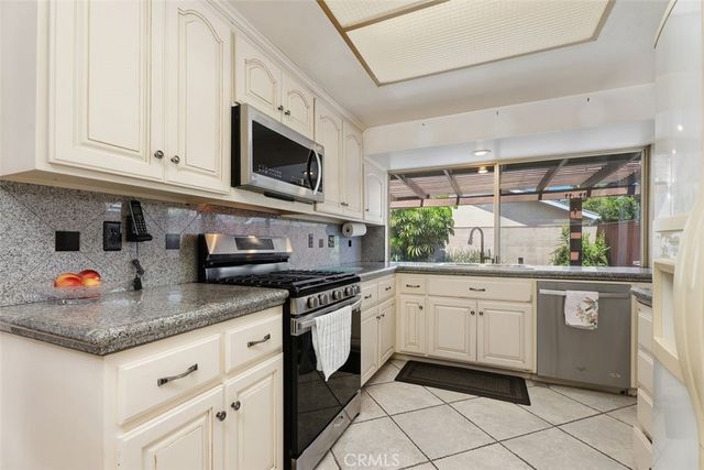 309 W Columbine, Santa Ana, CA 92707