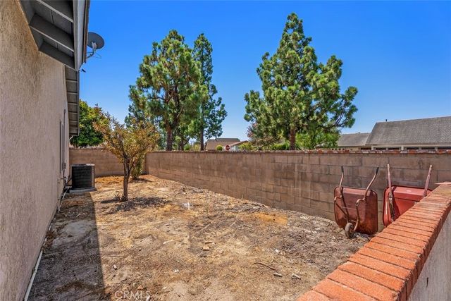 309 W Columbine, Santa Ana, CA 92707