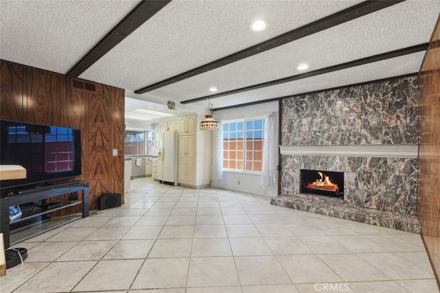 309 W Columbine, Santa Ana, CA 92707