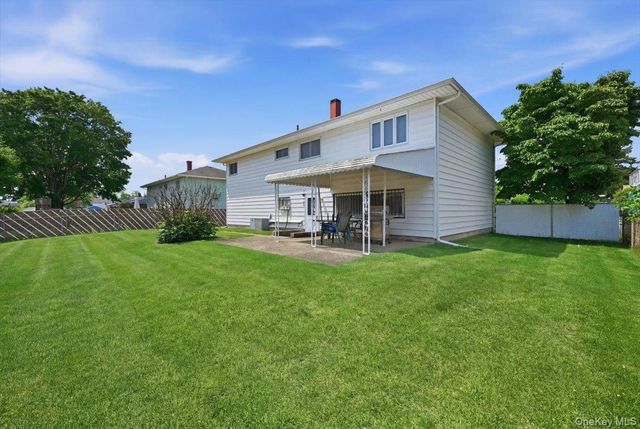 30 Oregon Street, Deer Park, NY 11729
