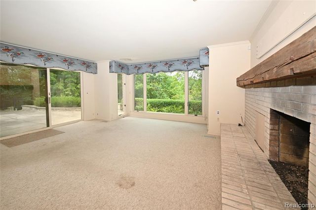 363 Lakewood Drive, Bloomfield Hills, MI 48304