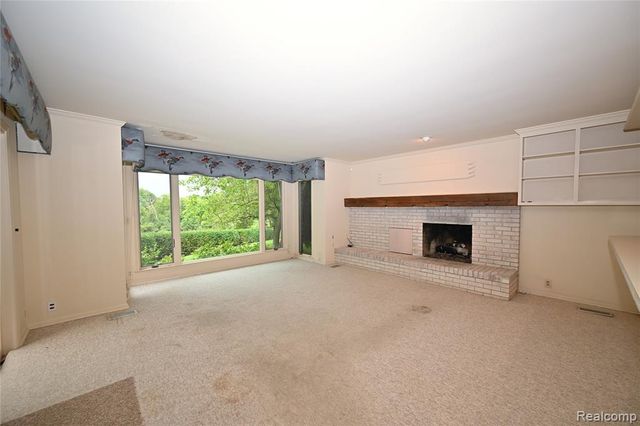363 Lakewood Drive, Bloomfield Hills, MI 48304