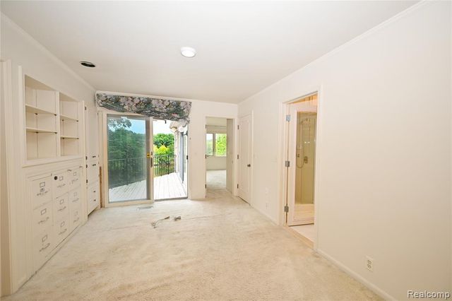 363 Lakewood Drive, Bloomfield Hills, MI 48304