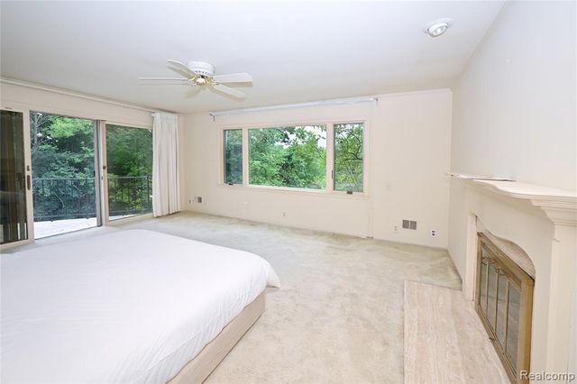 363 Lakewood Drive, Bloomfield Hills, MI 48304
