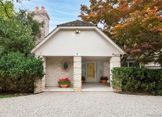 363 Lakewood Drive, Bloomfield Hills, MI 48304