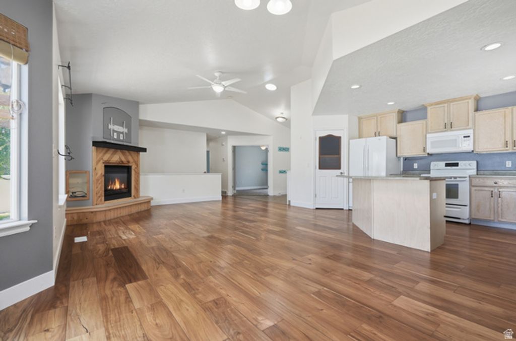 6952 W HUNTER VALLEY DR, West Valley City, UT 84128 — photo 2