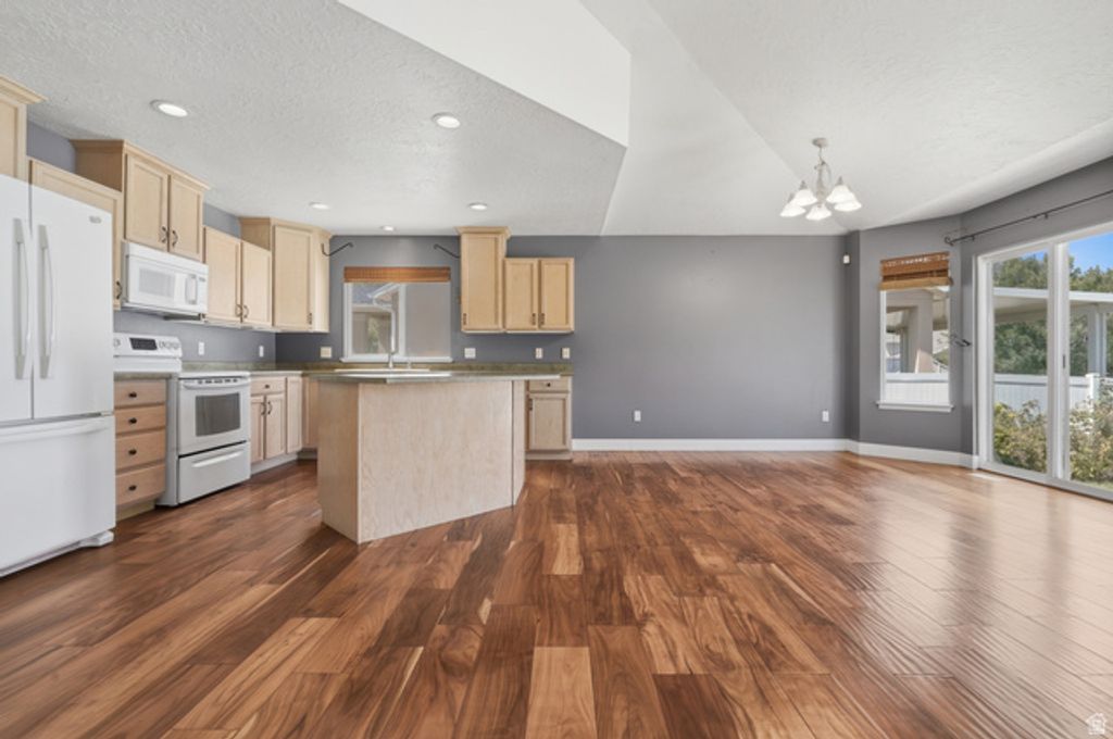 6952 W HUNTER VALLEY DR, West Valley City, UT 84128 — photo 3