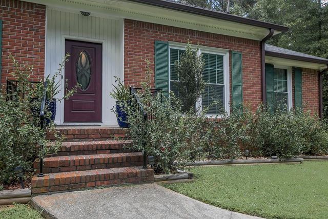 656 Bruce Way SW, Lilburn, GA 30047