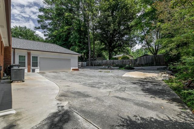 656 Bruce Way SW, Lilburn, GA 30047