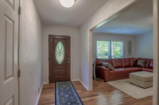 656 Bruce Way SW, Lilburn, GA 30047