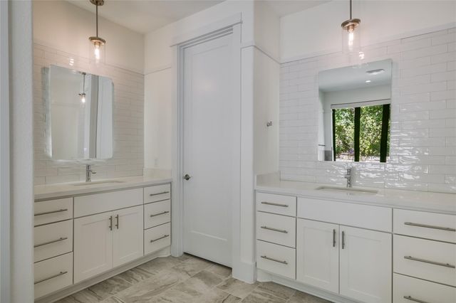 307 Ringtail Stream DR, Austin, TX 78738