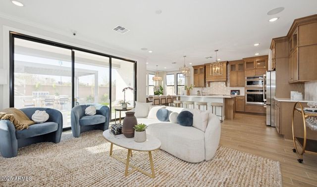 8023 W Royal Palm Road, Peoria, AZ 85345