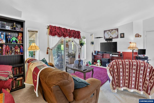 1837 Woodland Av, Woodburn, OR 97071