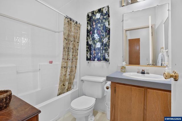 1837 Woodland Av, Woodburn, OR 97071