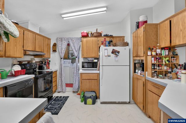 1837 Woodland Av, Woodburn, OR 97071