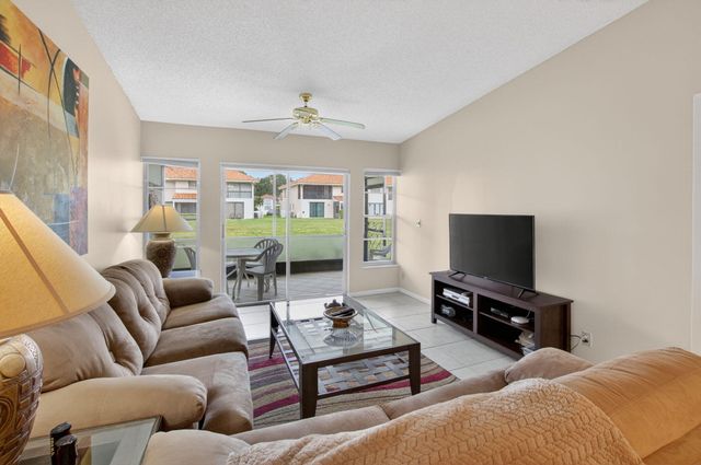 8697 Sunbird Place, Boca Raton, FL 33496
