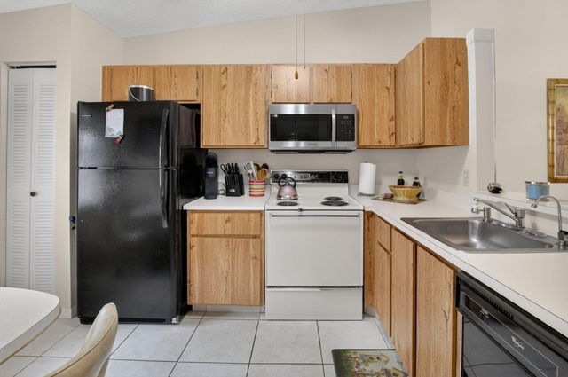 8697 Sunbird Place, Boca Raton, FL 33496