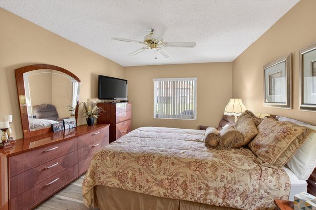 8697 Sunbird Place, Boca Raton, FL 33496