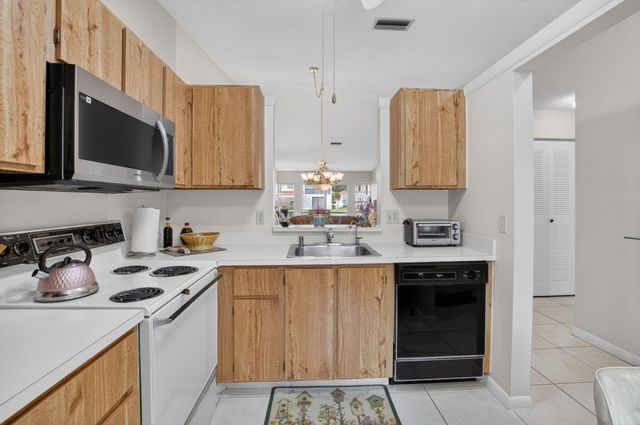 8697 Sunbird Place, Boca Raton, FL 33496